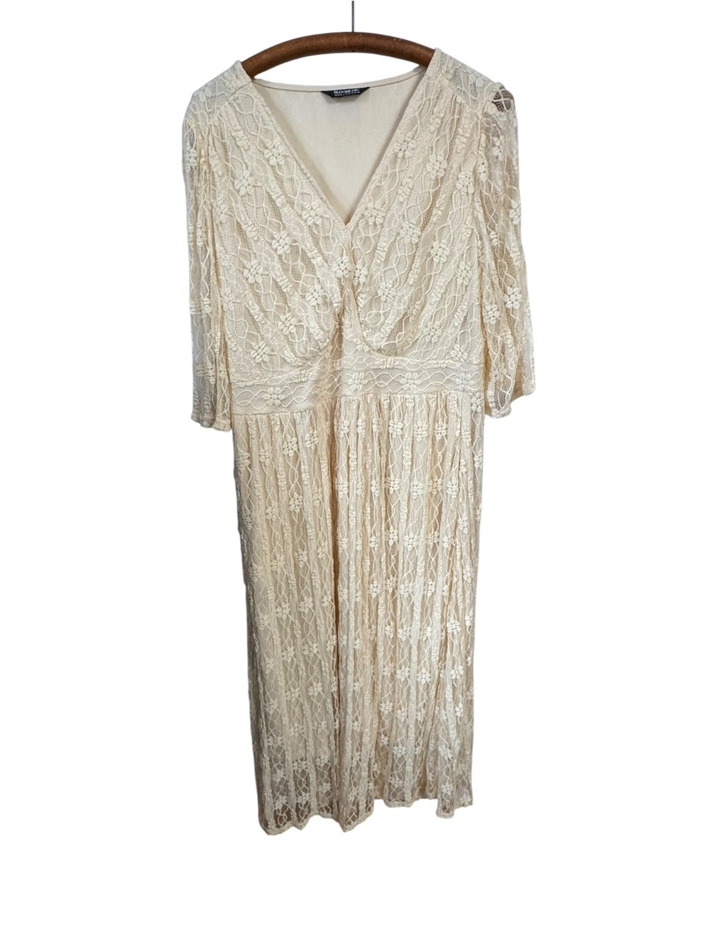 Bloomchic Cream Lace V-Neck Maxi  Dress size 14-16